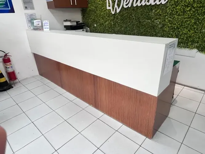 Balcão de recepção 