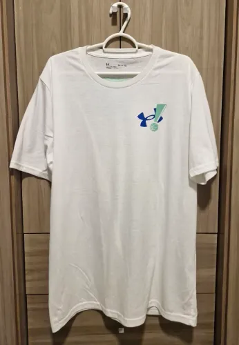 Camisa Under Armour tamanho GG