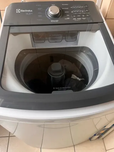 Máquina de lavar roupas nova