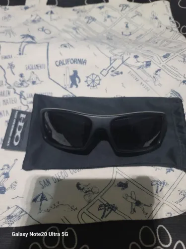 ÓCULOS DE SOL OAKLEY Modelo GASCAN 2010 BLACK POLARIZADO