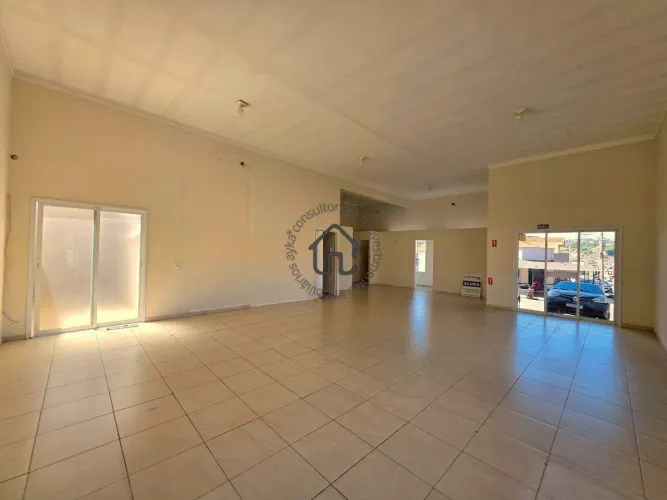 Sala térrea para locação na Nova Vinhedo.