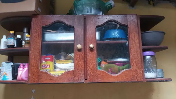 Vendo guarda louça de aparede