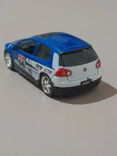 Golf gti miniatura 1 64