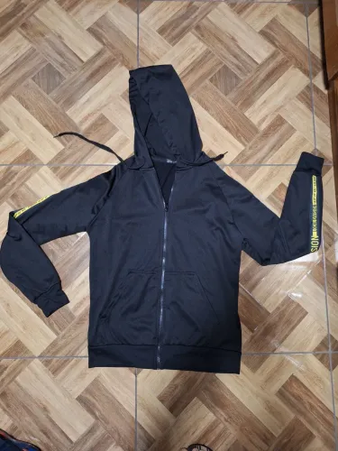 Vendo uma camisa moleton usada
