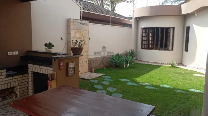 Casa - Terras de São João - Jacareí -3 Dormitórios - 160m².