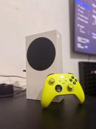 Xbox Series S 512GBssd + Controle Original c/ Jogos