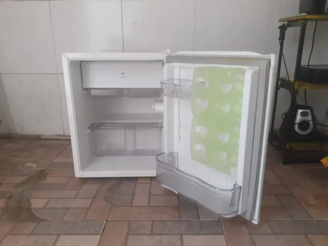 Geladeira frigobar