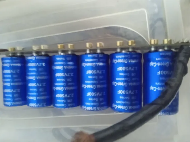 Super capacitores 83F 6 peças 500f cada.