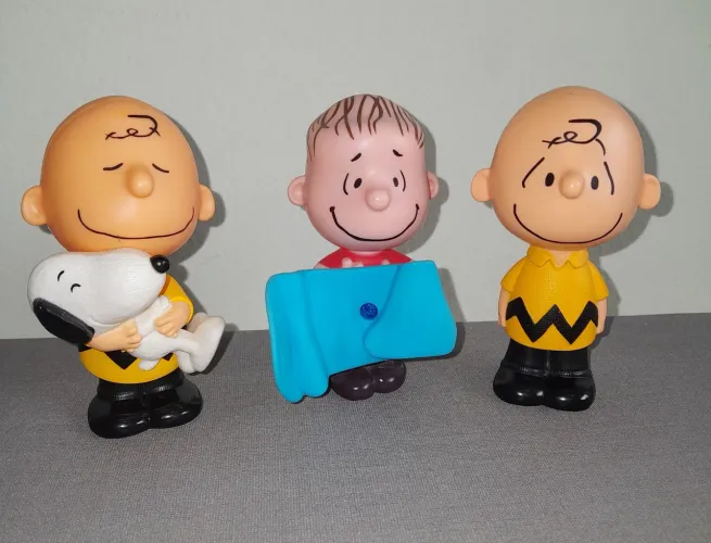 Bonecos colecionáveis da turma do Charlie Brown