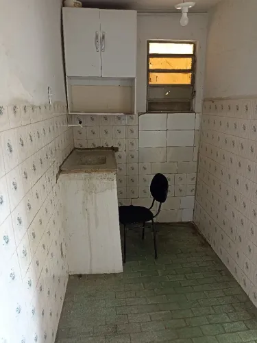 Alugo barracão,2 quartos,sala, cozinha, área de tanque