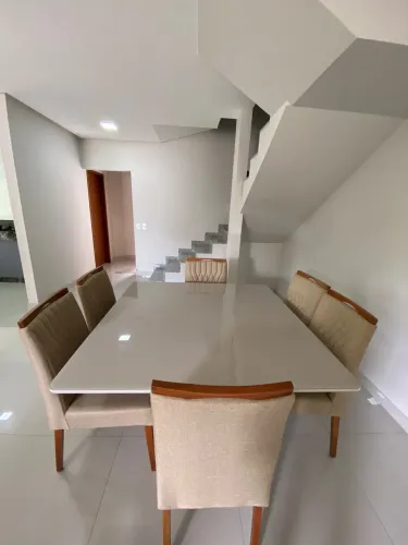 Jogo de mesa e cadeira