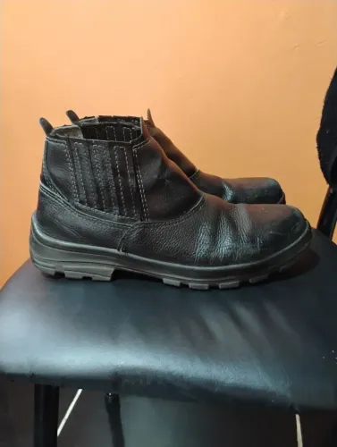 Bota bompel masculina bico de aço