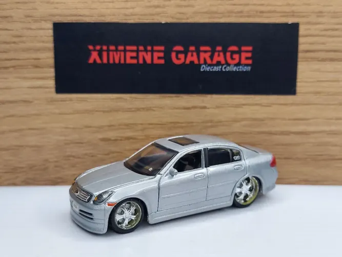 Maisto Infiniti G35 (Skyline) 1:64