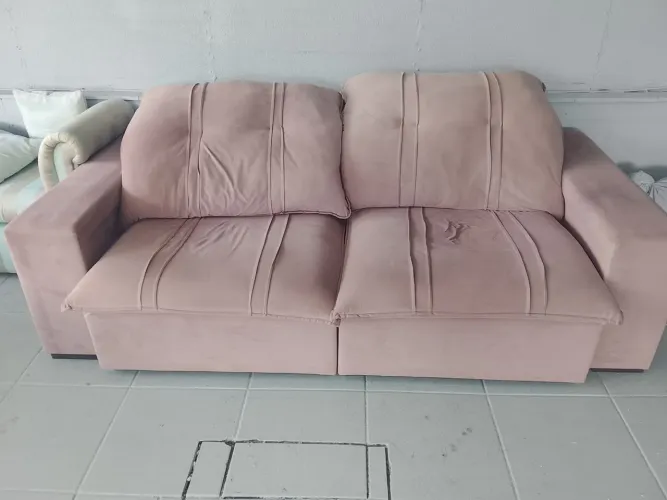 Sofá retrátil e reclinável