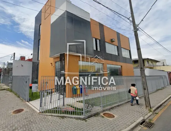 Prédio Comercial- Sítio Cercado.Que tal montar sua empresa em um magnífico imóvel com ótim