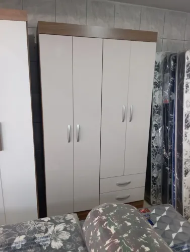 Guarda roupa novo em oferta