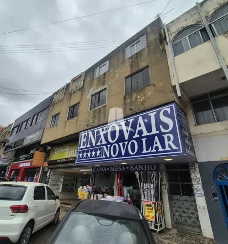 APARTAMENTO DE 02 QUARTOS, DE FRENTE