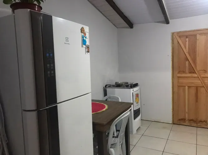 Alugo kitnet para uma ou duas pessoas no bairro Espinheiros