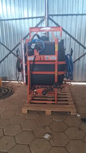 pulverizador agrícola/pecuário de 600 litros (comumente equipado com bomba tipo JP-75