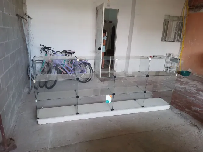 Balcão vitrine medida 247 por 110