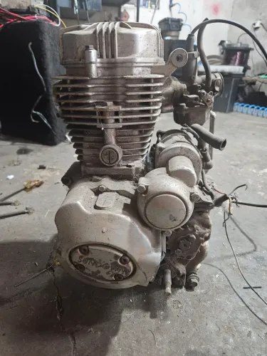Motor sundawn 125 de uma moto baixada