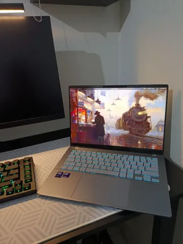 Asus Vivobook s14 oled 3K 120hz - Ultra 7 256v - 16gb ram - 512gb ssd.