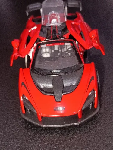 Miniatura realista da MClaren Senna sua versão premium com portas e mala que abrem