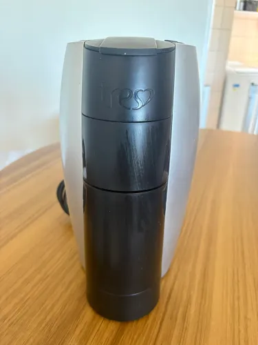 Máquina de Café de Cápsula 3 Corações 