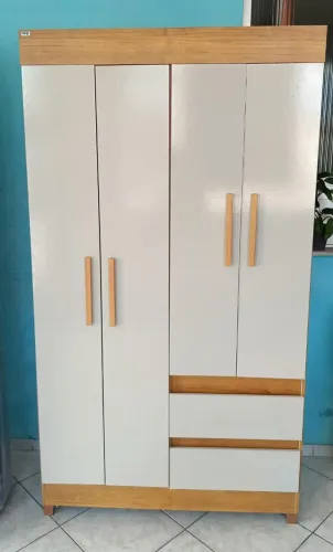 Vende guarda roupa de Solteiro 