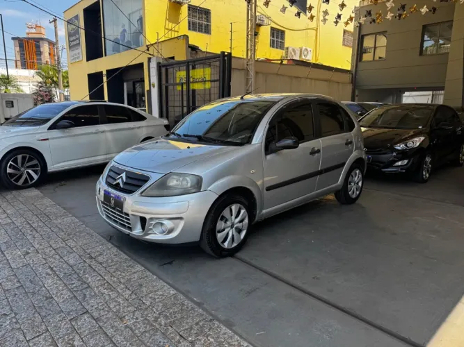 Citroen C3 GLX 1.4/ GLX Sonora 1.4 Flex 8V 5P 2011