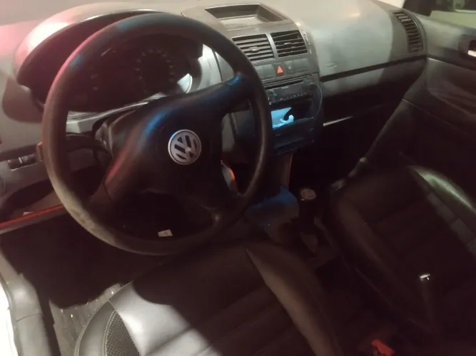 Volkswagen Polo Sedan 1.6 MI Total Flex 8V 4P 2005