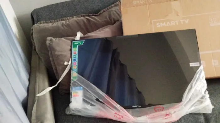 Vendendo tv 32 polegadas nova , porém baixei o preço pra vender por motivos pessoais.