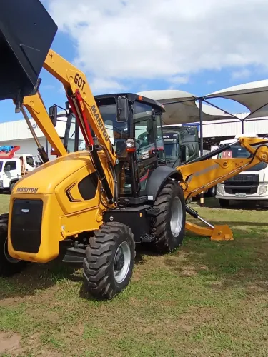 RETROESCAVADEIRA MBLX-900 MANITOU!