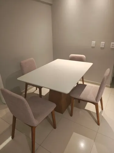 Mesa de Jantar com 4 Cadeiras