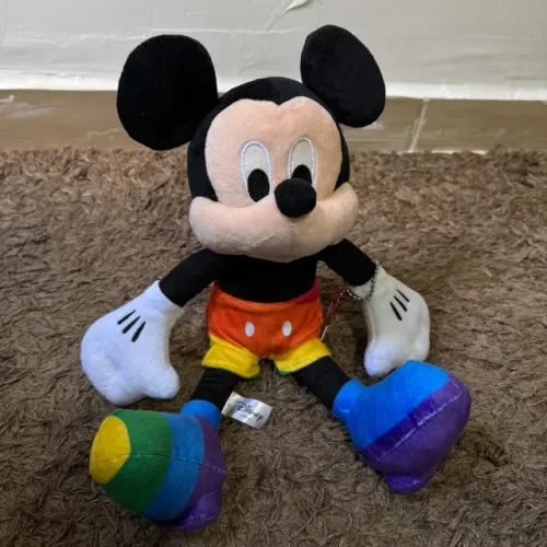 Pelúcia Mickey Orgulho LGBT
