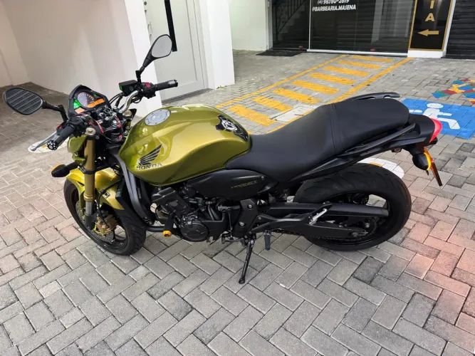 Hornet 600 top