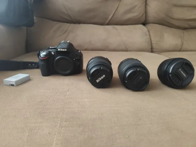 Kit Fotográfico Completo Nikon D5200 + 3 Lentes (35mm, 55-200mm, Kit) + Acessórios