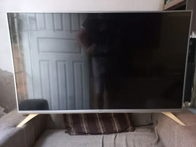 Tv's para concerto ou retirada de peças (Favor ler anúncio)