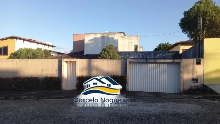 Excelente casa em Condomínio Fechado no Jardim Petrópolis.