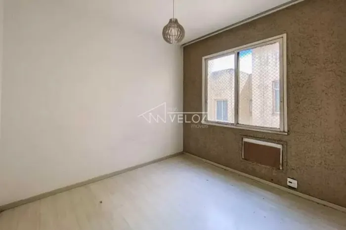 Apartamento : Padrão / Residencial / Glória
