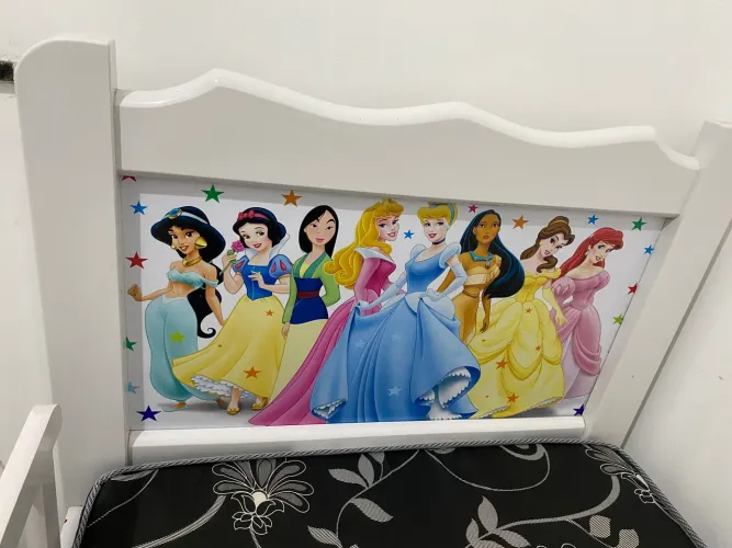 Cama infantil de madeira semi nova