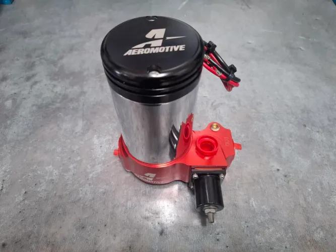 Bomba elétrica de combustível Aeromotive