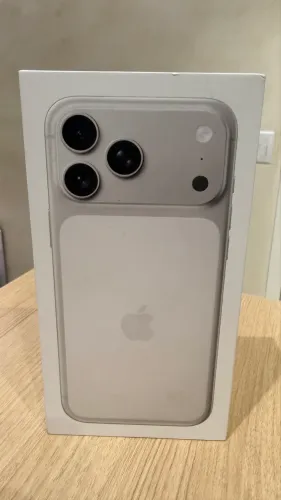 iPhone 16 pro Max Silver 256GB