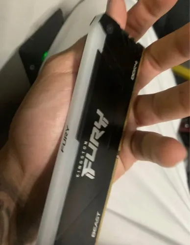 MEMÓRIA RAM 3200hz 8gb RGB