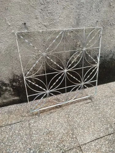 Vende se Grade para janela