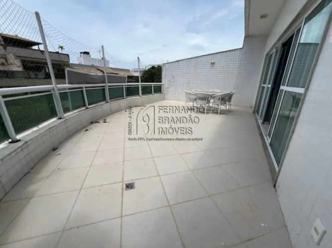 Vendo cobertura no Recreio dos Bandeirantes, Rio de Janeiro-RJ c- 3 quartos, 2 suítes, 3 s