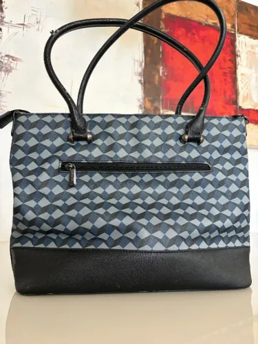Bolsa Salvatore Ferragamo - usada, em boas condições de uso