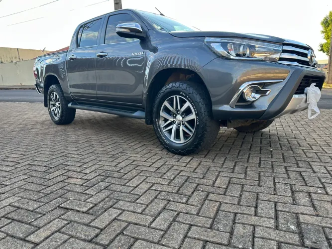 Toyota Hilux CD SRX 4X4 2.8 TDI 16V Diesel Aut. 2017
