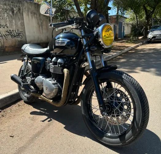 Triumph Thruxton 900 (2015) - Raridade com Apenas 11.500 km