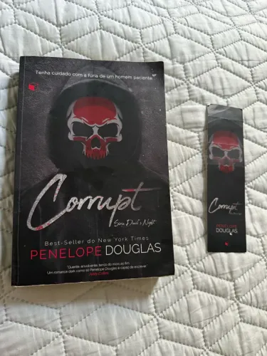 Livro Corrupt penélope douglas 